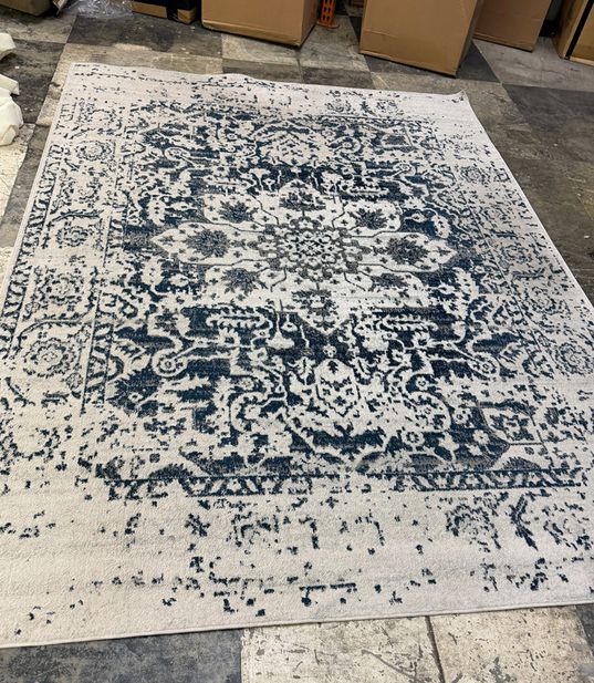 Cream/Navy Area Rug