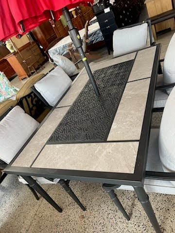 Outdoor Table w. 6 Chairs
