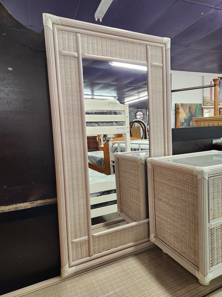 Wicker/rattan Dresser