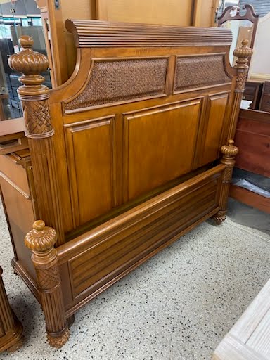 American Drew Queen Bed Set Bahama Style