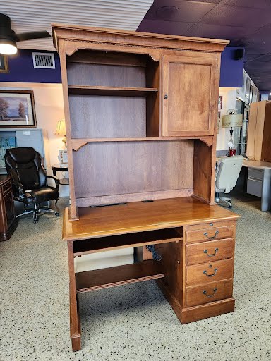 Ethan Allen Desk with Hutch