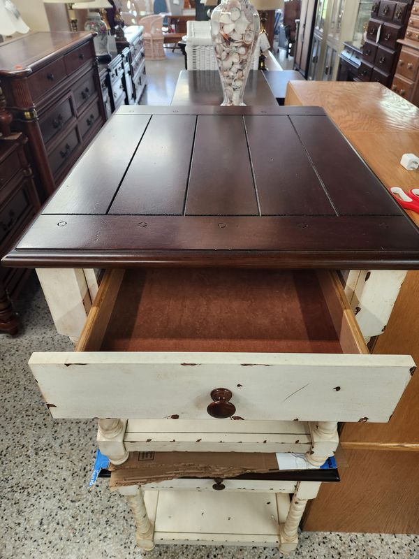 Riverside Furniture End Table