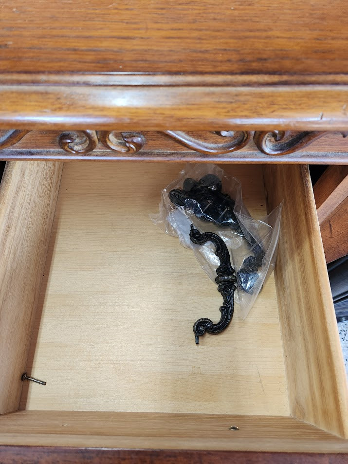Queen Carved Wood Bed Set