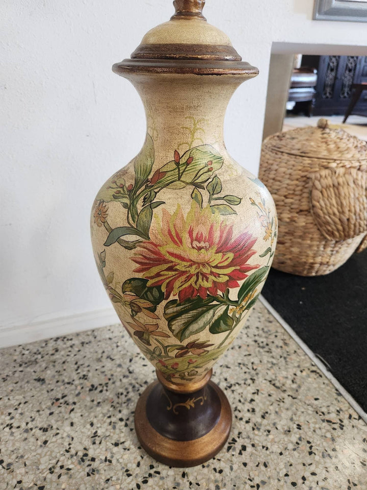 Raymond Waters Vase w. Lid