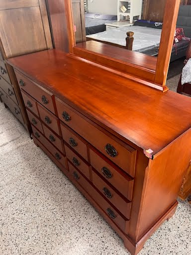 Dresser