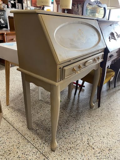 Champagne Solid Wood Desk