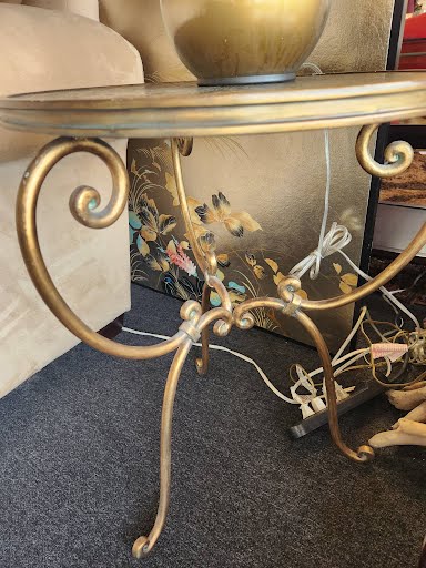 18" Round End Table