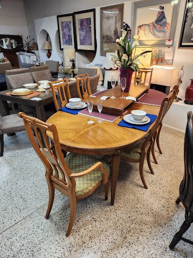 72x44" French Provencial Dining Set