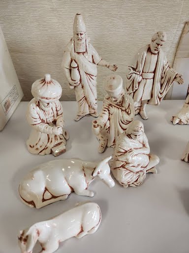 14 Piece "White Duncan Mold Ceramic 1982 Nativity"