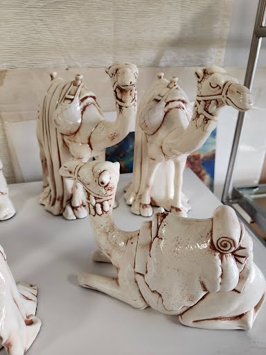 14 Piece "White Duncan Mold Ceramic 1982 Nativity"