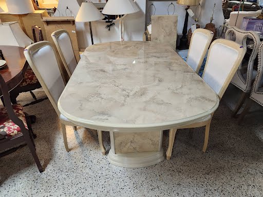Faux Marble Dining Set w. 4 chairs & 1 Leaf