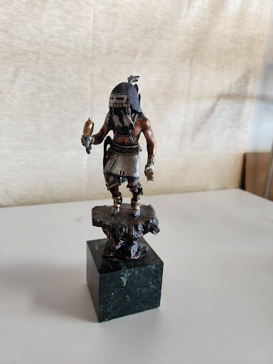 Statue