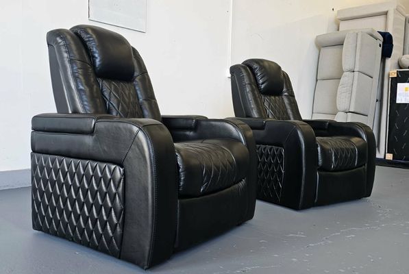 Black Power Recliner w. Cup Holder