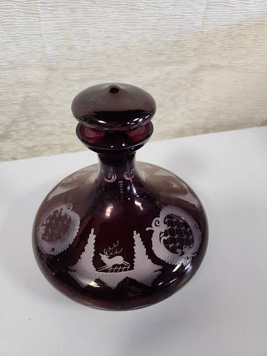 Dark red wine decanter 6" height