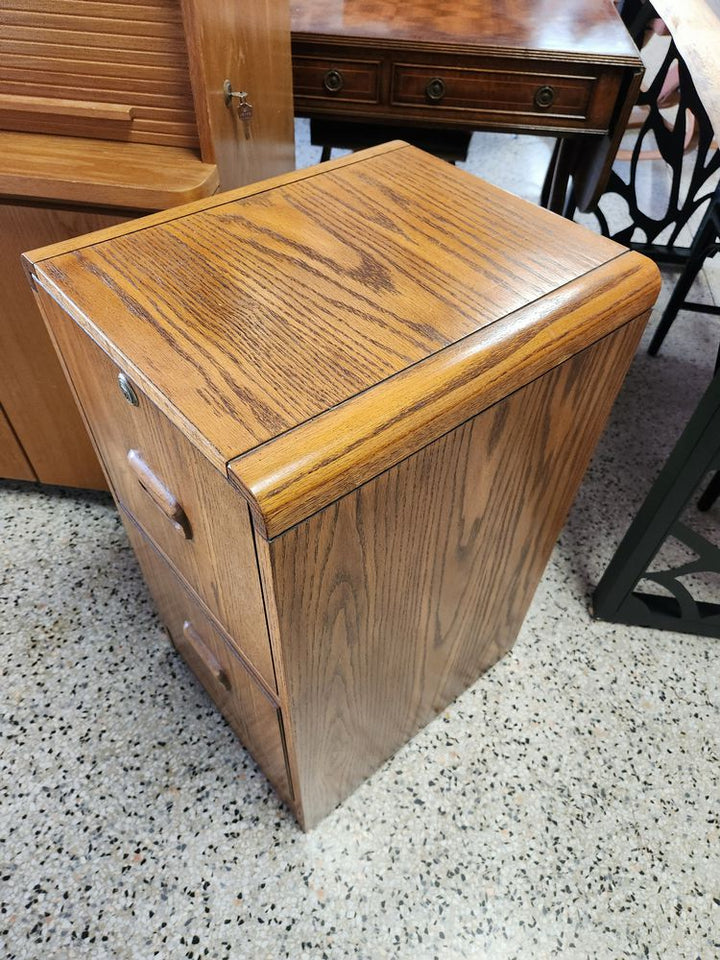 Oak File Cabinet (NO KEY)