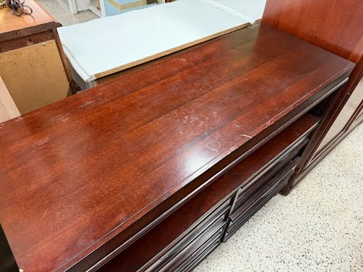 Dresser