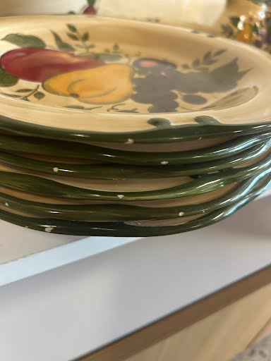 SET OF 6- Home Trends Plates