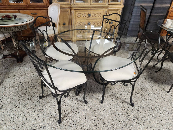 54" Round Dining Table w. 4 Chairs