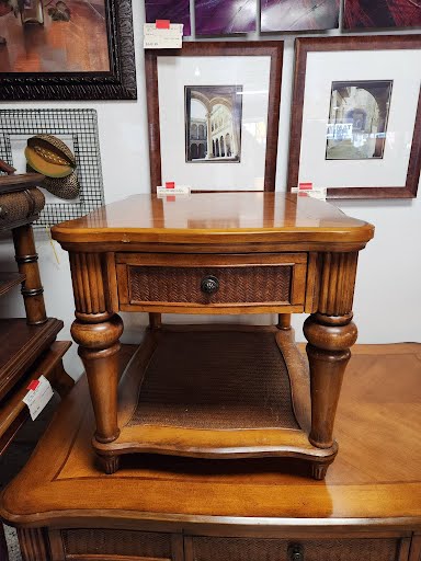 Island Style End Table