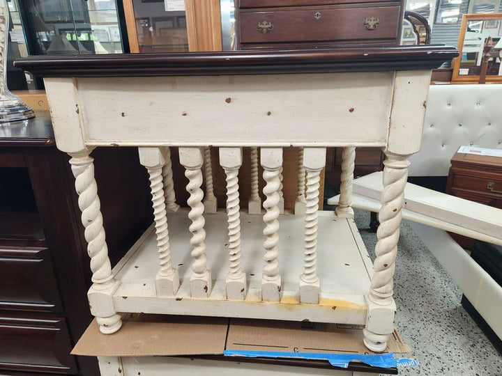 Riverside Furniture End Table