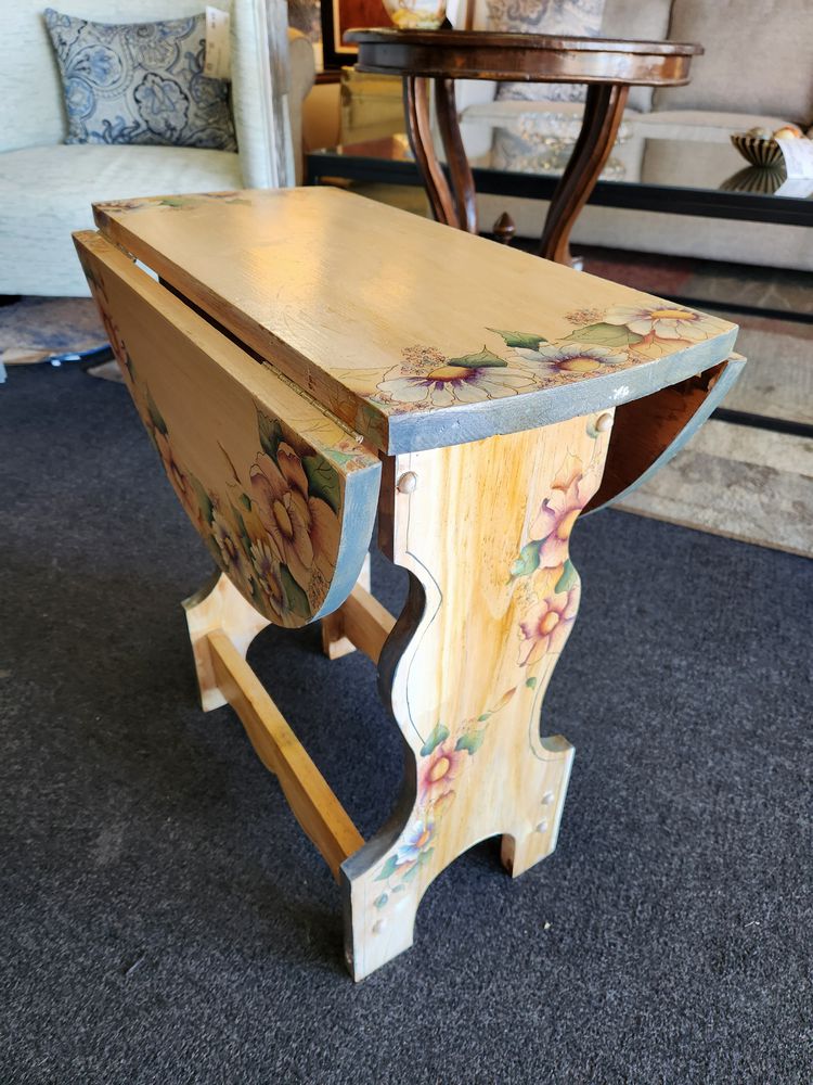 Double Drop Leaf Floral End Table