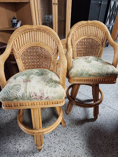 53W" Bamboo/Rattan Bar with Two Stools