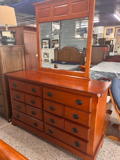 Dresser