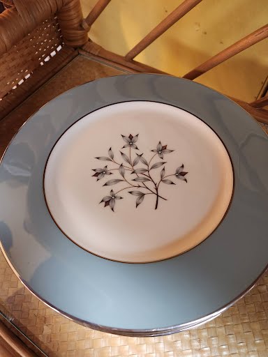 (8) 5pc Plate Setting-Kingsley by Lenox x-44