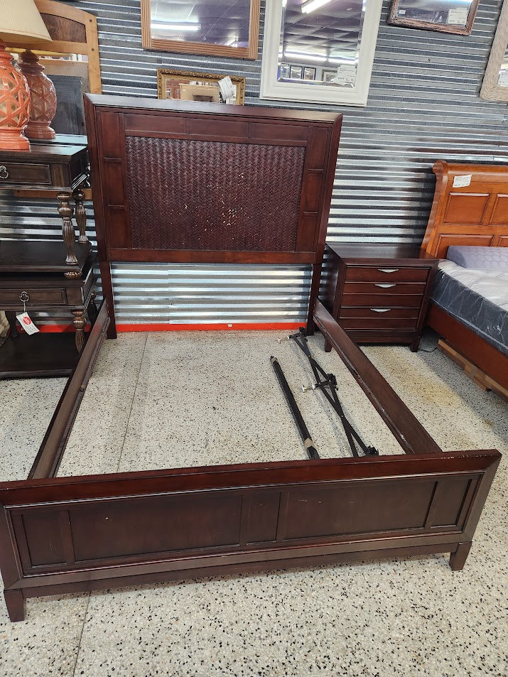 DK Wood Queen Bed