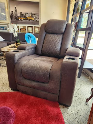 Recliner Electric w. Cup Holders
