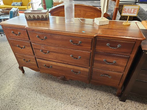Dresser
