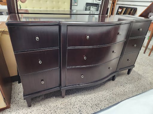 66W" BERNHARDT Dresser w/ Mirror - Mahogany Finish