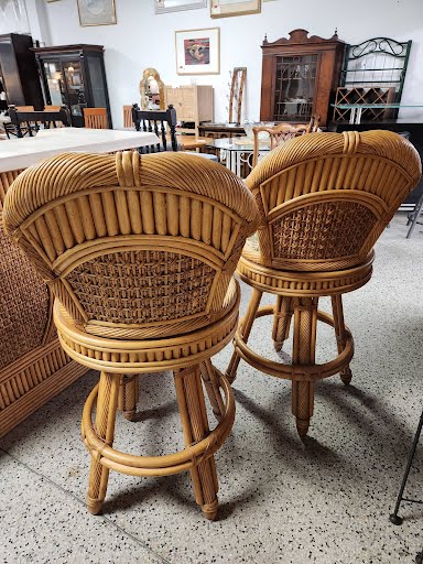 53W" Bamboo/Rattan Bar with Two Stools