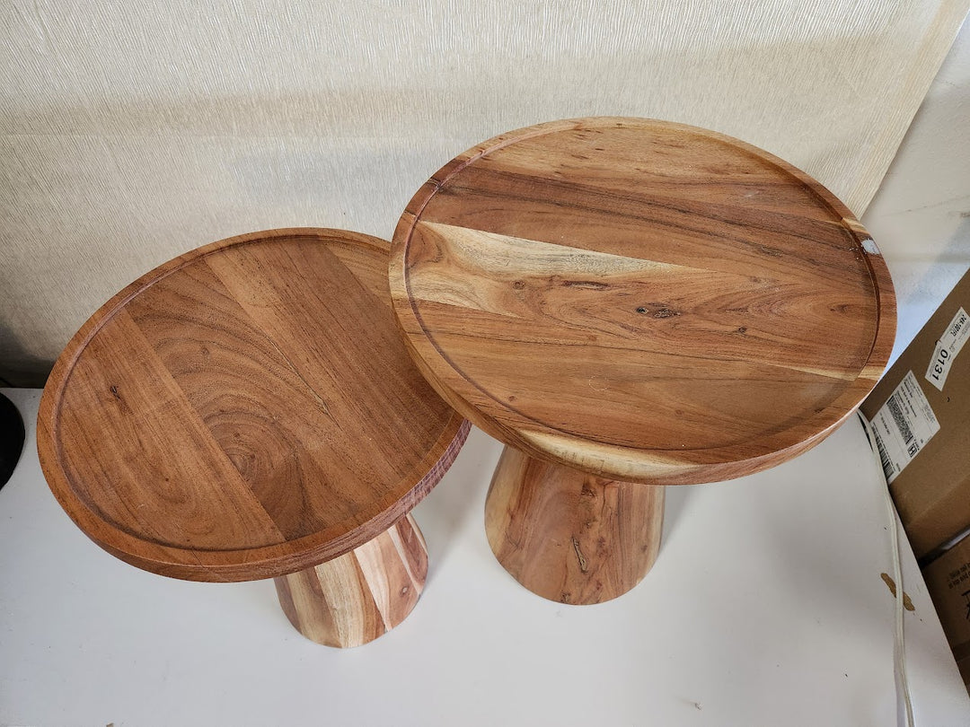 SET OF 2 wooden nesting end tables