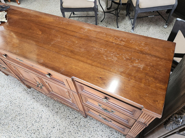 9 Drawer Broyhill Dresser