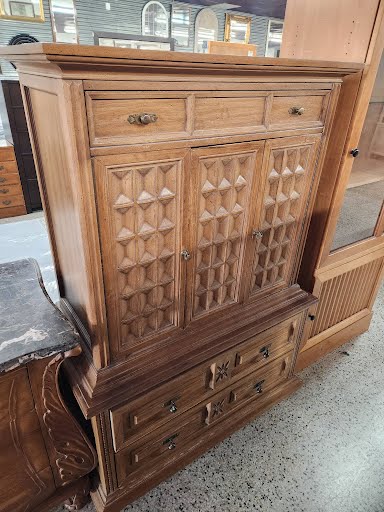 39W" American Martinsville Armoire