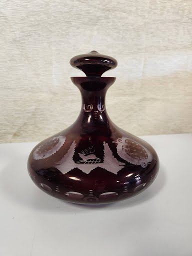 Dark red wine decanter 6" height