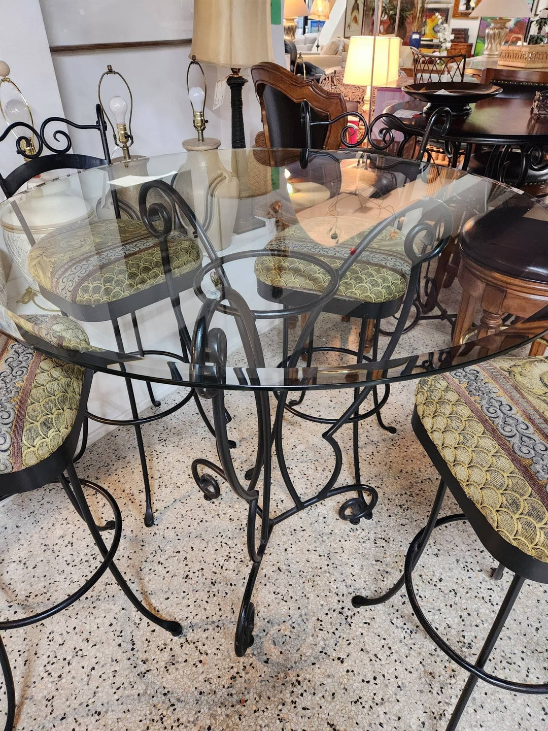 42" Glass Top Bar Table w. 4 Stools