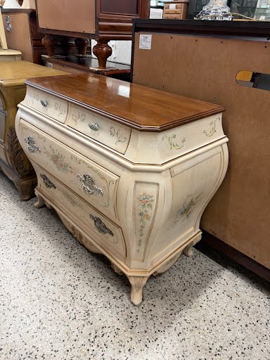 Pulaski Furniture Chest