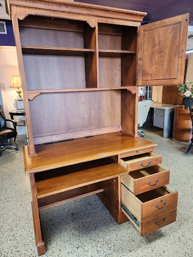 Ethan Allen Desk with Hutch