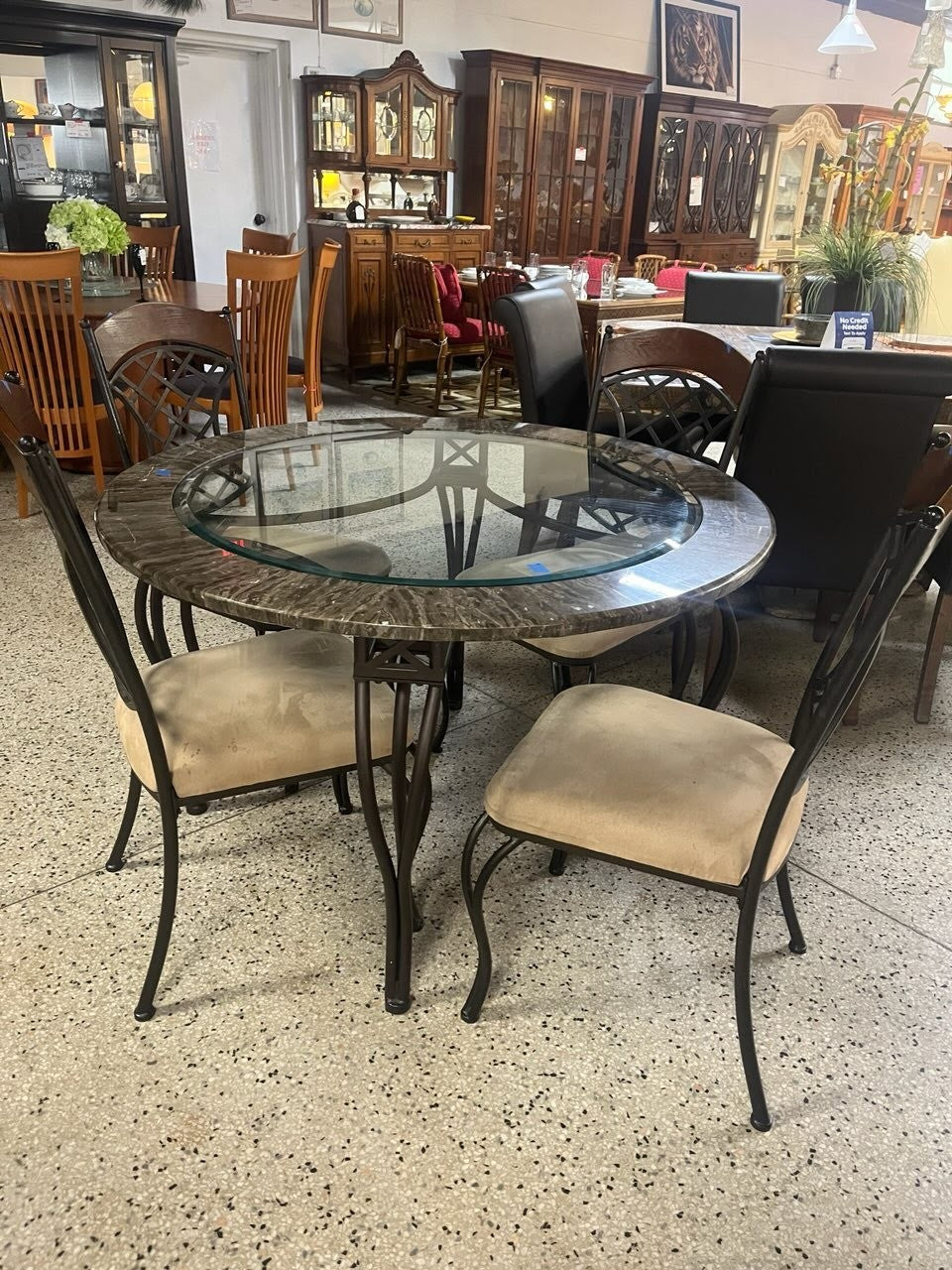 48" Round Faux Stone Dining Set w. Four Chairs