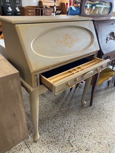 Champagne Solid Wood Desk
