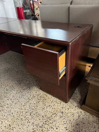 Hon Desk