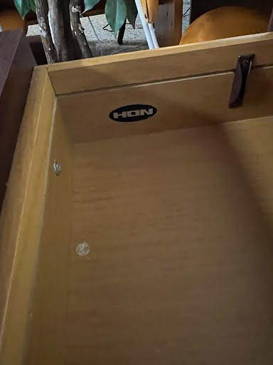 Hon Desk