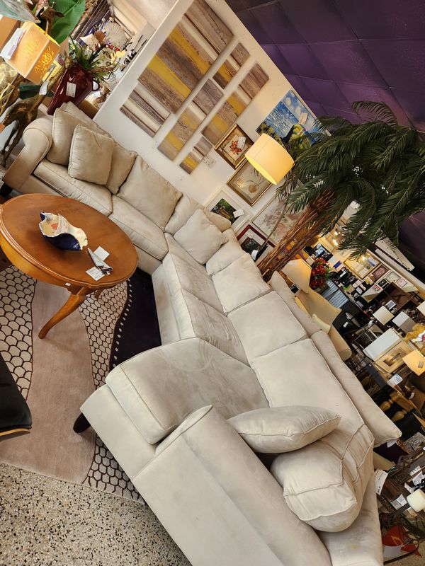 Cream Colored Haverty's Sectional