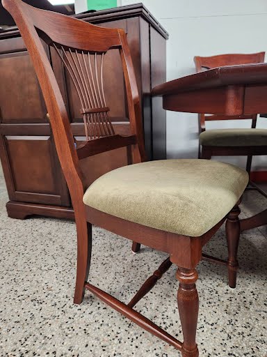 Tile Top Dining Set w. 6 Chairs