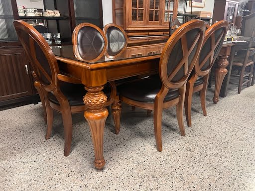 Dining Set Cindy Crawford w. 6 Chairs
