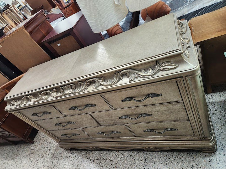 4/Pc set | Upholstered King bed