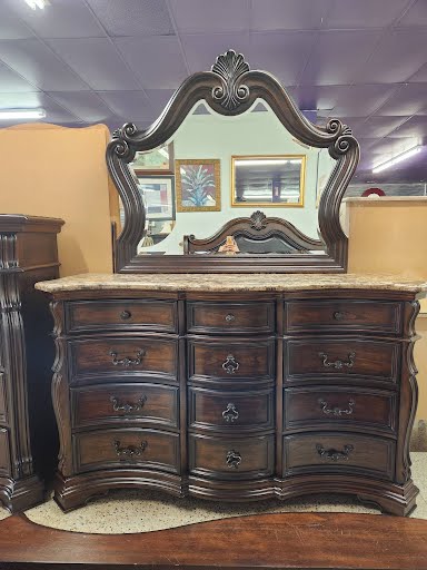 HAVERTY'S Dark Wood Bed Set KING 4 Pieces