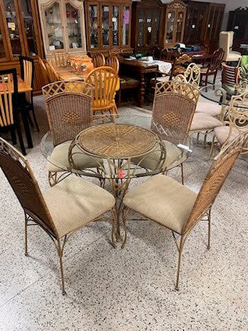 42" Round Dining Set with Four Chairs
